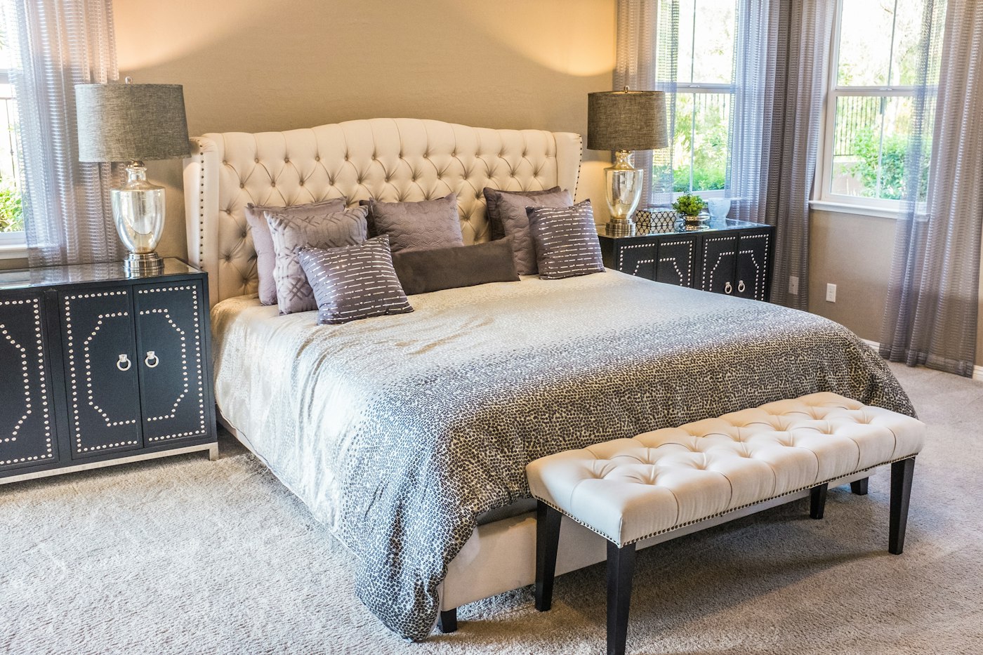 a small bedroom